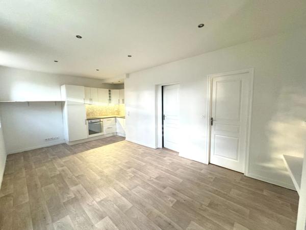 Appartement à vendre 2 pièces ROSNY SUR SEINE (78) - 2 places de parking -