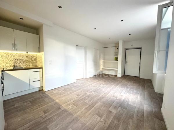 Appartement à vendre 2 pièces ROSNY SUR SEINE (78) - 2 places de parking -