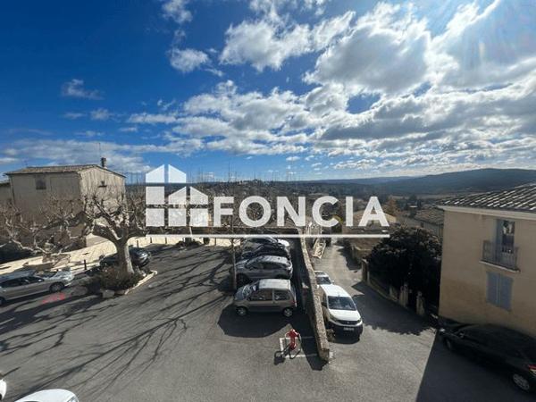 Location Appartement 3 pièces 55 m² - 10 PLACE DE LA LIBERTE Pierrevert 04860