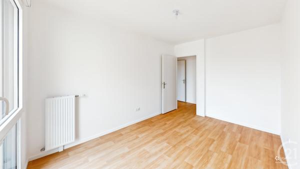 Appartement F4 à vendre  4 pièces - 119 m2 PARIS - 75019