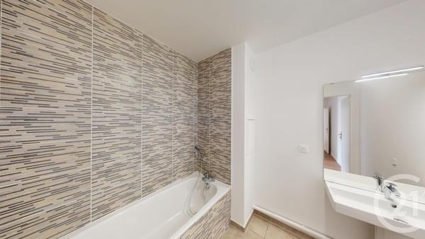 Appartement F4 à vendre  4 pièces - 119 m2 PARIS - 75019