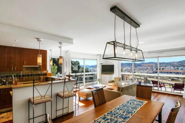 Bel appartement vue mer en avant dernier étage quartier Rostagne