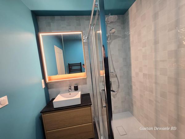 DUPLEX INVERSÉ 90 m² – PROCHE MER – JARDIN – VENDU MEUBLÉ