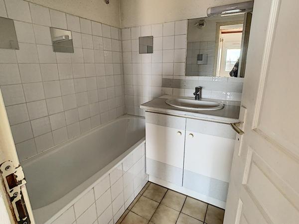 APPARTEMENT T2 AVEC BALCON ET PARKING EN RESIDENCE SECURISEE