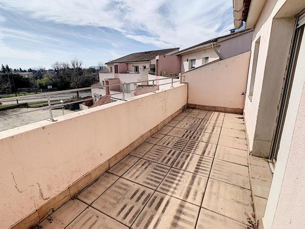 APPARTEMENT T2 AVEC BALCON ET PARKING EN RESIDENCE SECURISEE