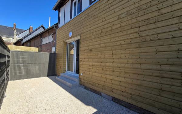 Maison à louer    2 pièces • 92 m2 Tourny