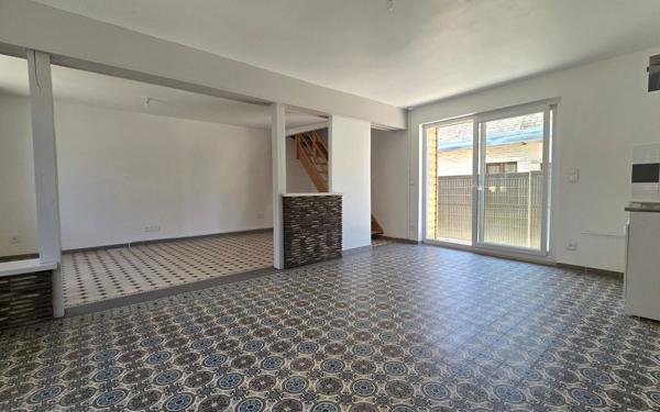 Maison à louer    2 pièces • 92 m2 Tourny