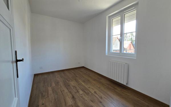 Maison à louer    2 pièces • 92 m2 Tourny