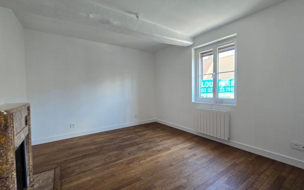 Maison à louer    2 pièces • 92 m2 Tourny