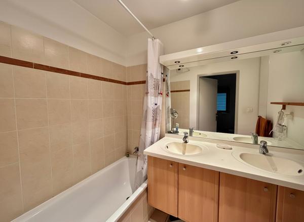 Appartement 4 pièces 85 m2 avec Jardin et Parking 