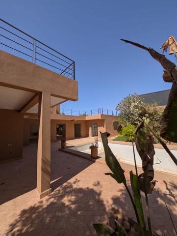A Vendre Villa Contemporaine à Terminer - Route de Fès - À seulement 15 km de Marrakech