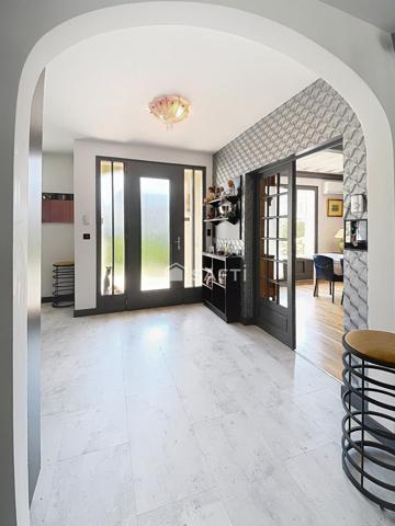 Bien rare à Voiteur avec vue sur Château-Chalon