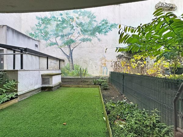 APPARTEMENT REZ-DE-JARDIN - 42 m² + JARDIN PRIVATIF - ACCÈS PMR - PARIS 18e / JULES JOFFRIN