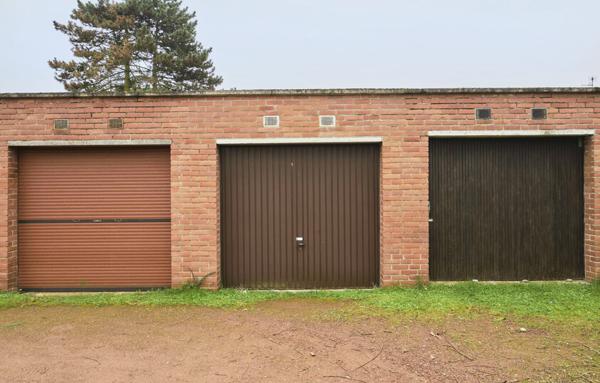 Ronchin hyper centre garage en location