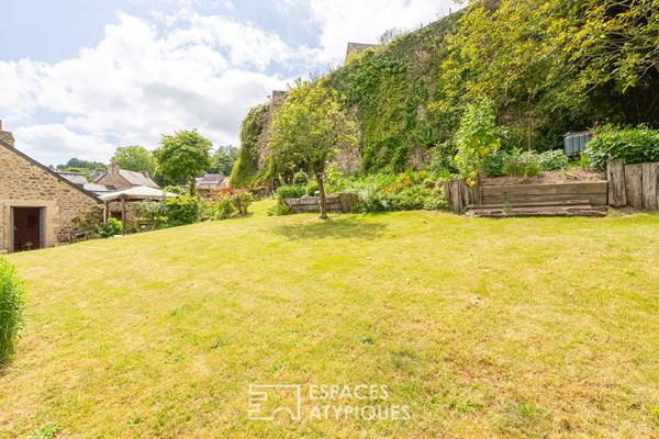 Maison en pierre rénovée centre historique de Moncontour