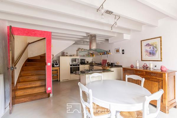 Maison en pierre rénovée centre historique de Moncontour