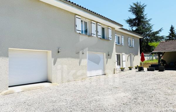 Belle et grande maison à Lens-Lestang