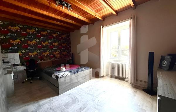 Belle et grande maison à Lens-Lestang