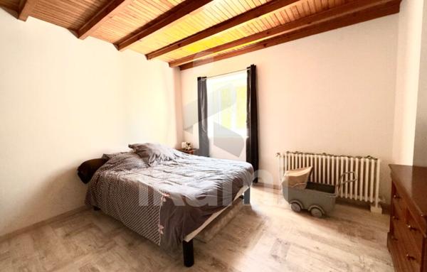 Belle et grande maison à Lens-Lestang