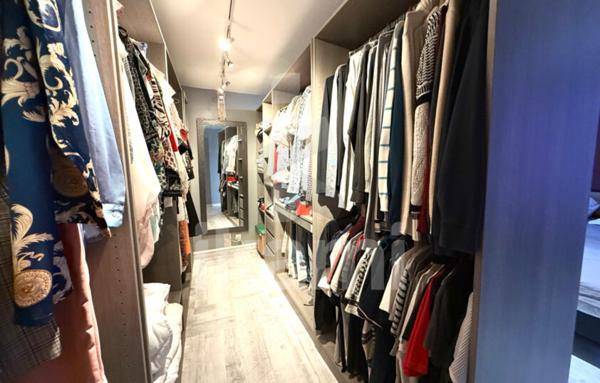 Belle et grande maison à Lens-Lestang