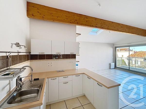 Appartement F2 à vendre  3 pièces - 42,14 m 2   ANGOULEME  - 16