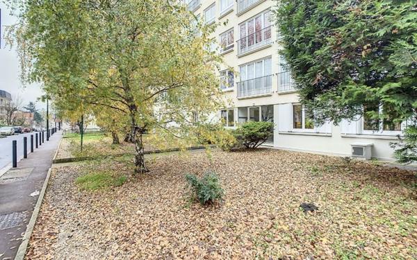 Appartement à louer    1 pièce •  Joinville-le-Pont