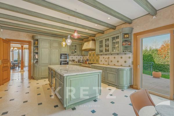 Chens-Sur-Léman: Majestueuse demeure d’exception pieds-dans-l ’eau