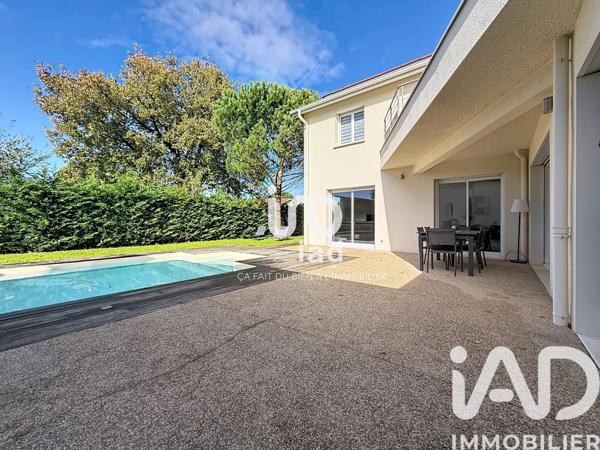 Maison à vendre 6 pièces 165 m² Genas