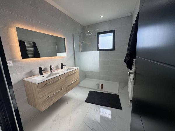 Maison moderne toute neuve