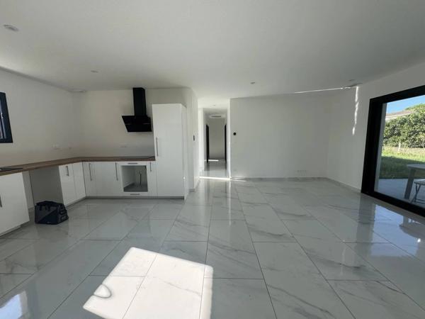 Maison moderne toute neuve