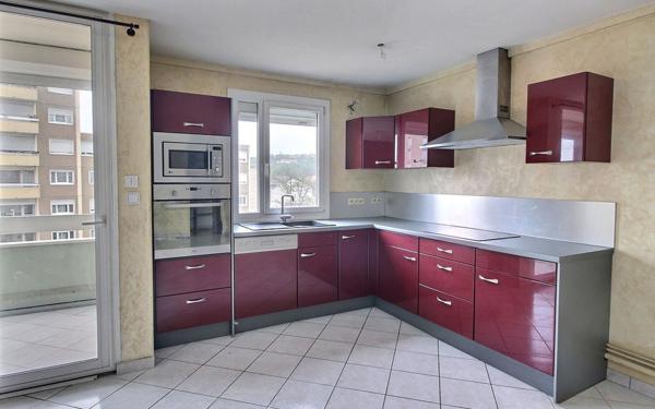 Appartement à vendre    3 pièces • 74,34 m2 Bourgoin-Jallieu