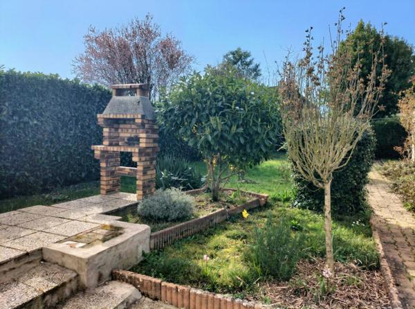 Maison 4 pièces de 75 m² au calme avec garage, sous-sol et terrain de 356 m²