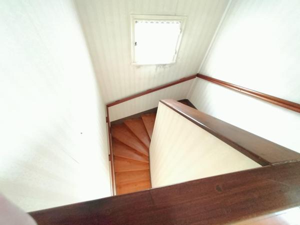 Maison 4 pièces de 75 m² au calme avec garage, sous-sol et terrain de 356 m²