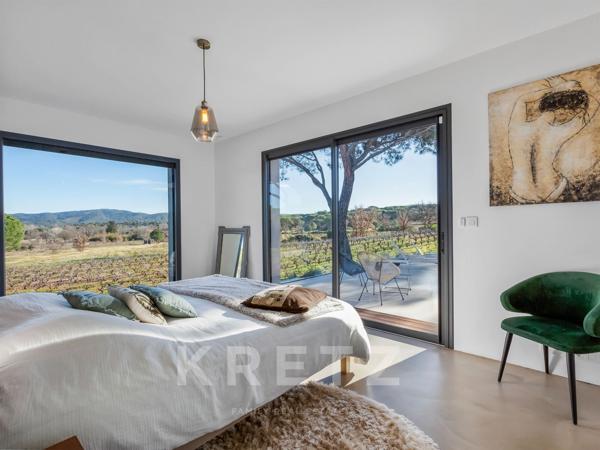 Villa contemporaine dans les vignes