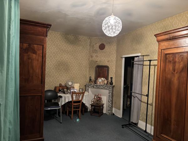 Cérilly – Maison de campagne avec dépendance sur un terrain de 3276 m² Cérilly (03350)