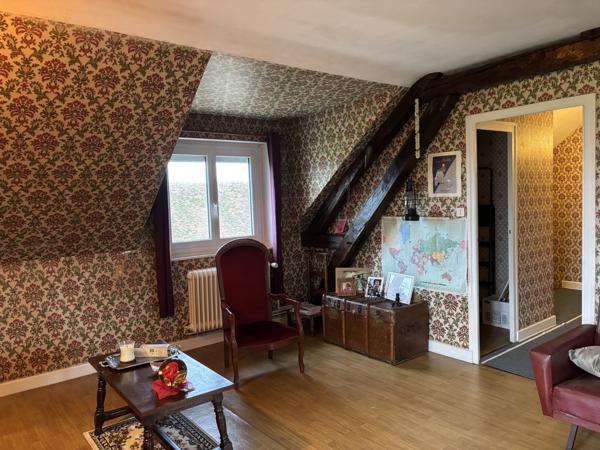 Cérilly – Maison de campagne avec dépendance sur un terrain de 3276 m² Cérilly (03350)