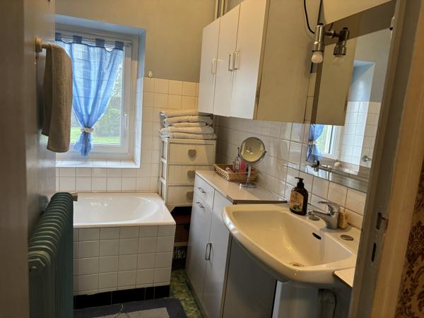 Cérilly – Maison de campagne avec dépendance sur un terrain de 3276 m² Cérilly (03350)