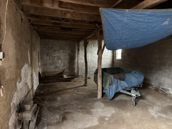 Cérilly – Maison de campagne avec dépendance sur un terrain de 3276 m² Cérilly (03350)