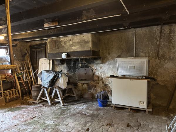 Cérilly – Maison de campagne avec dépendance sur un terrain de 3276 m² Cérilly (03350)