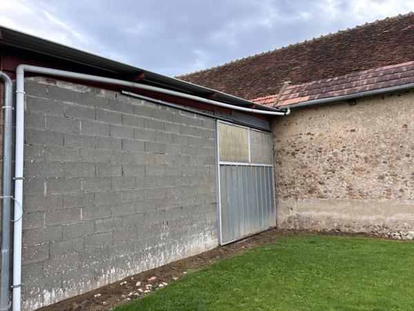 Cérilly – Maison de campagne avec dépendance sur un terrain de 3276 m² Cérilly (03350)