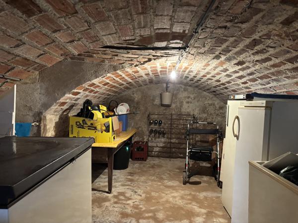 Cérilly – Maison de campagne avec dépendance sur un terrain de 3276 m² Cérilly (03350)