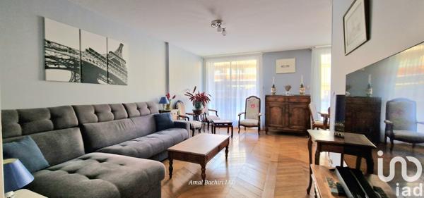 Appartement 3 pièces de 66 m² à Paris (75012)