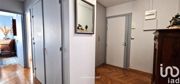 Appartement 3 pièces de 66 m² à Paris (75012)