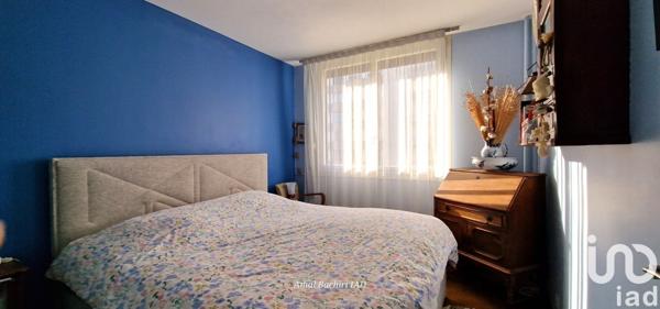 Appartement 3 pièces de 66 m² à Paris (75012)