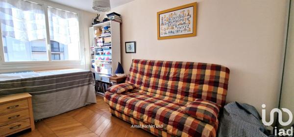 Appartement 3 pièces de 66 m² à Paris (75012)