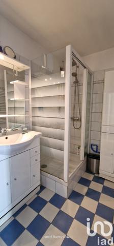 Appartement 3 pièces de 66 m² à Paris (75012)