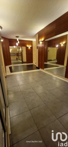 Appartement 3 pièces de 66 m² à Paris (75012)