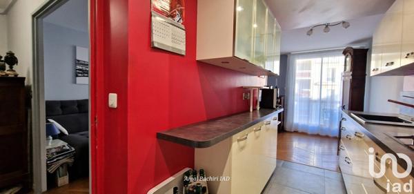 Appartement 3 pièces de 66 m² à Paris (75012)