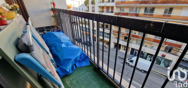 Appartement 3 pièces de 66 m² à Paris (75012)