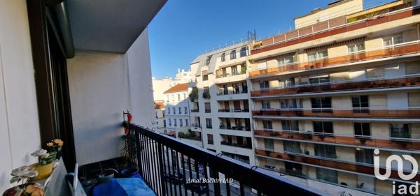 Appartement 3 pièces de 66 m² à Paris (75012)